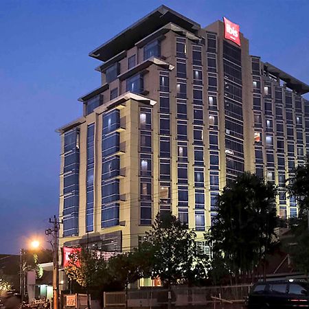 Hotel Ibis Semarang Simpang Lima Luaran gambar
